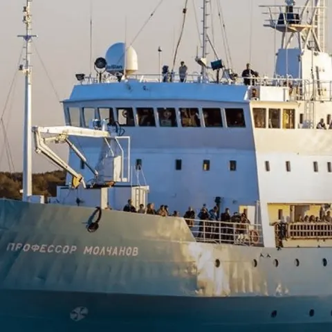 Норвегія відправила додому 69 росіян з арештованого судна «Професор Молчанов»