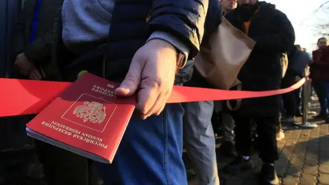 Казахстан вводить платні дозволи для росіян на кордоні