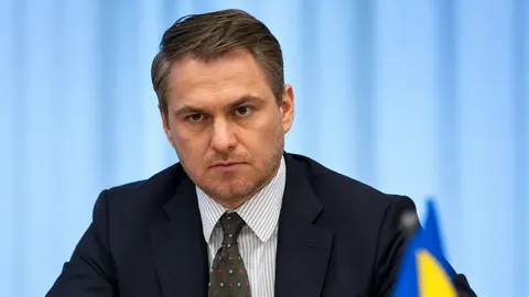 Кравченко вночі виїхав з України та заявив про підозру Кривоносу: НАБУ і САП відповіли