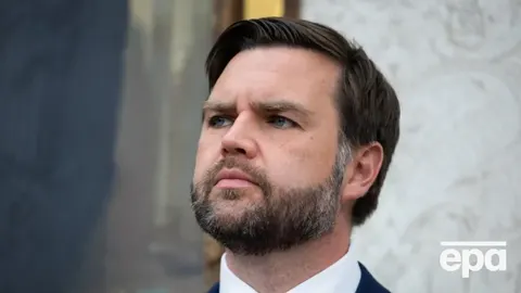 «48»: Венса на закритому сніданку в Далласі зустріли як майбутнього президента