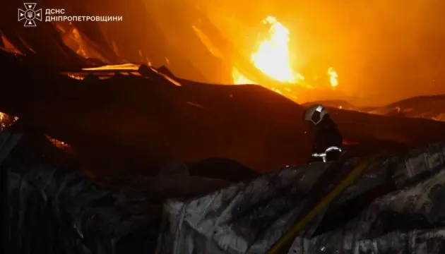 Нічна атака на Дніпро: з-під завалів дістали тіло четвертої загиблої