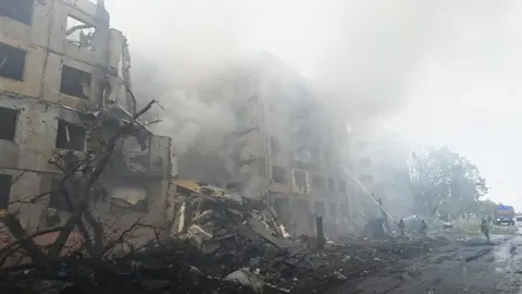 Три авіаудари по Олександрівці: під завалами опинилися працівники "Проліски"