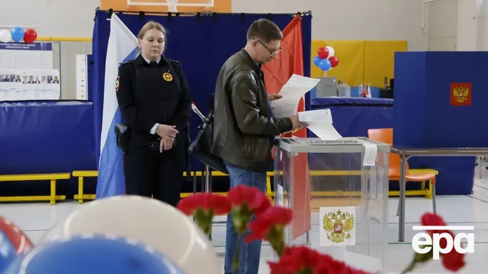 Вибори в Росії: явка за 30%, бюлетені рвуть, а ведмеді диктують графік