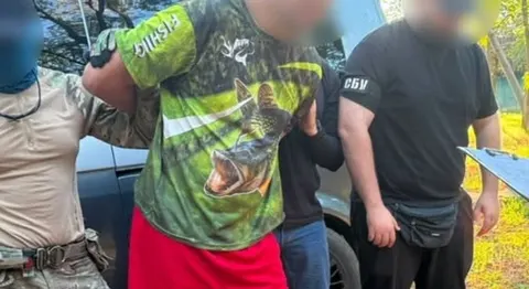 Блогер з Чернівців сів за трансляції біля режимного об'єкта