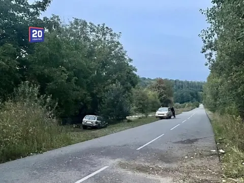 Hyundai вилетів у кювет на Вінниччині: пасажира забрала швидка