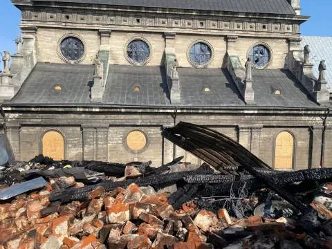 У Львові за грантові кошти відновлять дзвіницю та вітражі Бернардинського монастиря