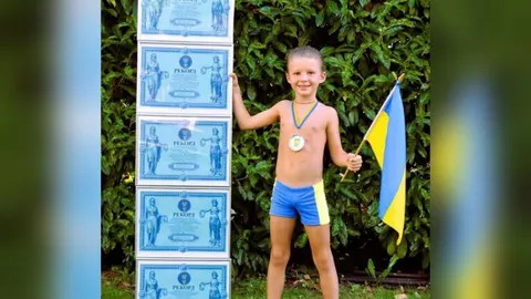 Семирічний хлопець із Дніпропетровщини встановив п'ять нацрекордів за місяць