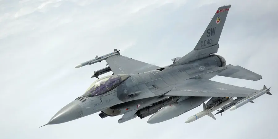 У Німеччині поблизу авіабази Шпангдалем розбився винищувач F-16
