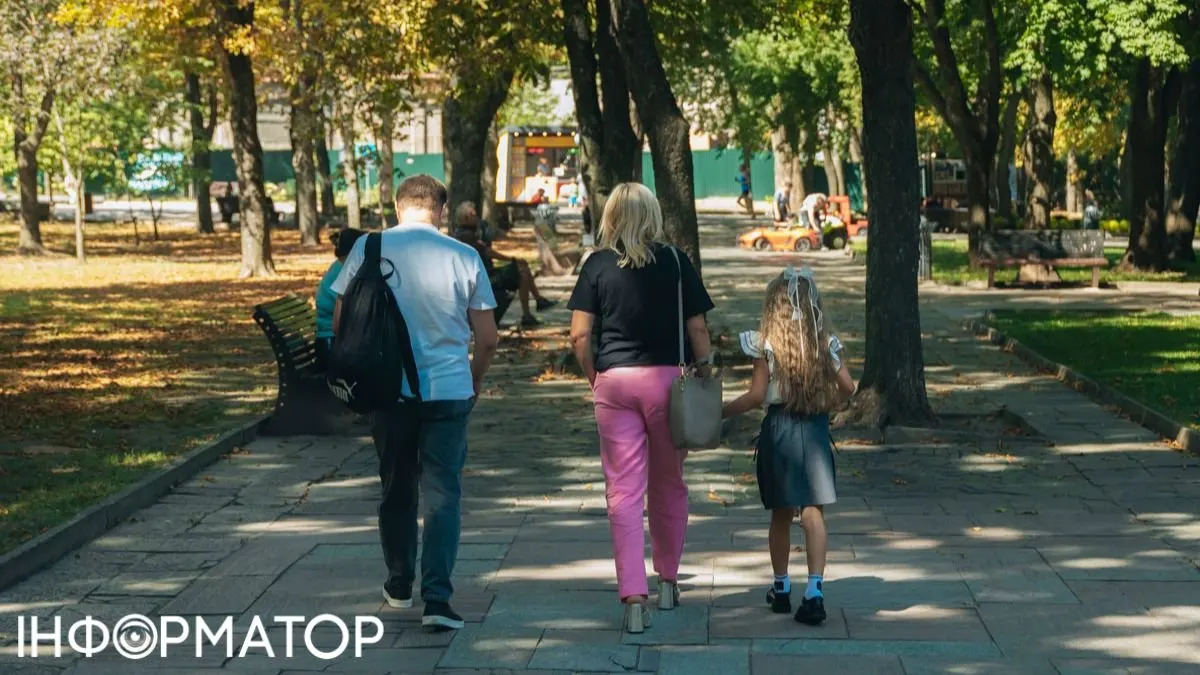 Неділя ще потішить теплом, а вже з понеділка — осінь з дощами