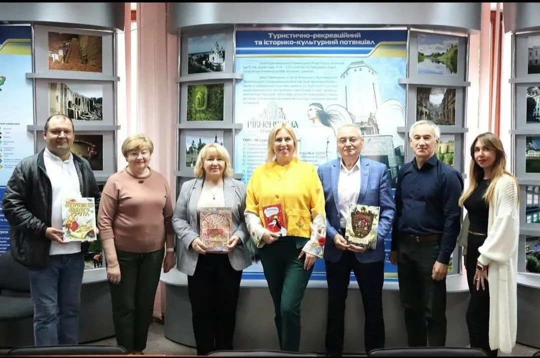 Письменниця з Рівного отримала премію за серію дитячих книжок