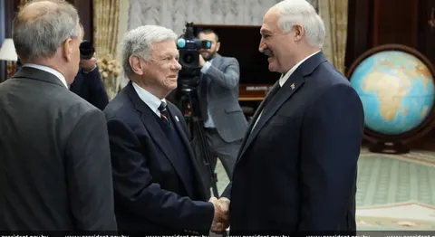 Лукашенко та спецпосланець США домовилися розморозити білоруські мільйони в Citi